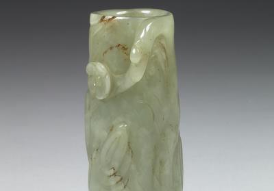 图片[2]-Carved jade vase in the shape of plum tree trunk, Ming dynasty (1368-1644)-China Archive